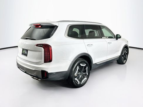 Used 2025 Kia Telluride S FWD image 9