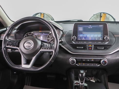 Used 2021 Nissan Altima 2.5 SR FWD image 17