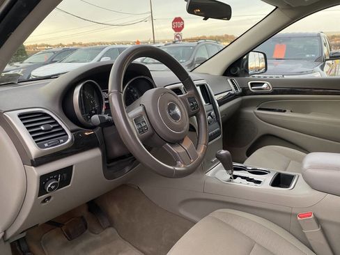 Used 2011 Jeep Grand Cherokee Laredo image 11