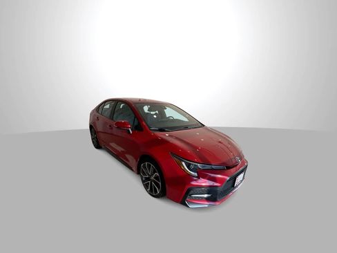 Used 2021 Toyota Corolla SE FWD image 2