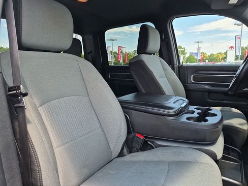 Used 2024 RAM 2500 Big Horn AWD/4WD image 33