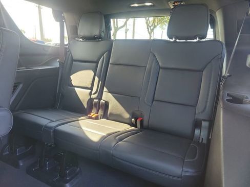 Certified 2025 GMC Yukon Denali image 10