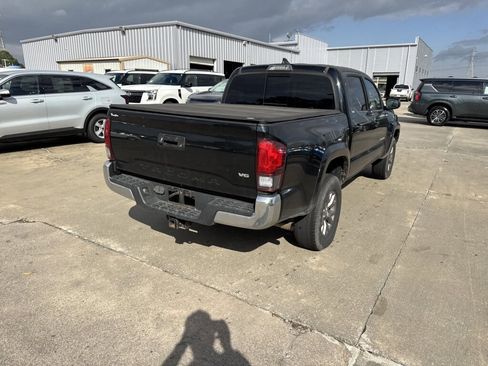 Used 2018 Toyota Tacoma SR5 image 19