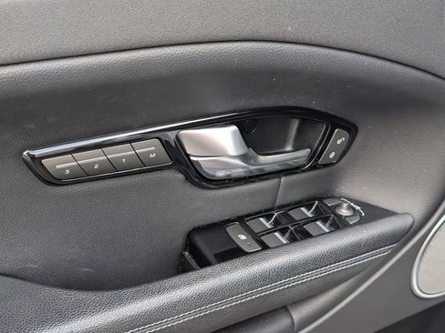 Used 2018 Land Rover Range Rover Evoque SE AWD/4WD image 21