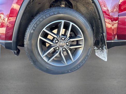 Used 2020 Jeep Grand Cherokee Laredo w/ Quick Order Package 2BN North image 12