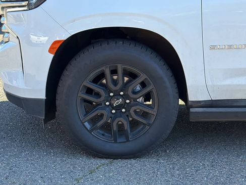 Used 2022 Chevrolet Suburban High Country image 9