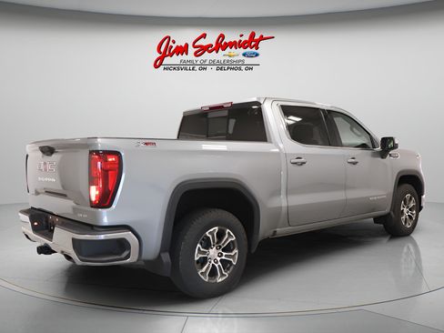 Used 2025 GMC Sierra 1500 SLE AWD/4WD image 6