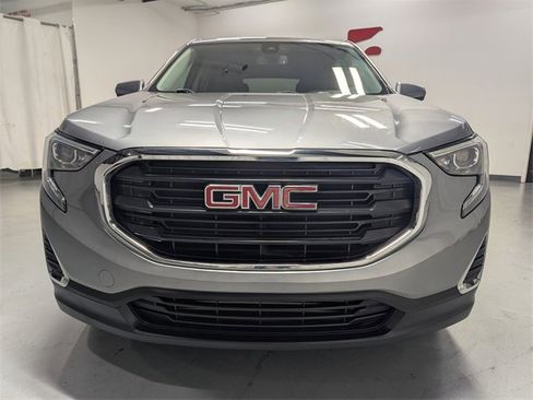 Used 2020 GMC Terrain SLE image 23