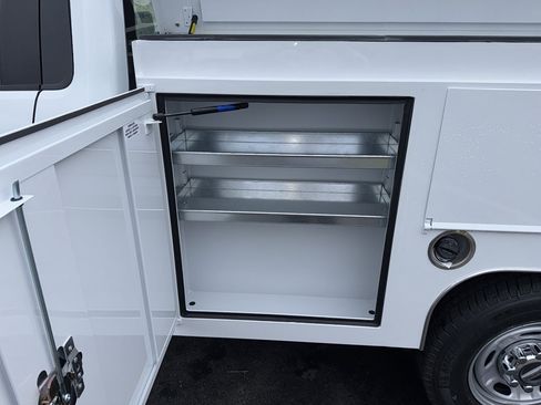 New 2026 Ford F250 XL w/ XL Chrome Package image 7