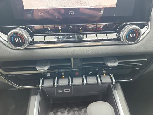 New 2026 GMC Canyon Elevation w/ Convenience Package image 13