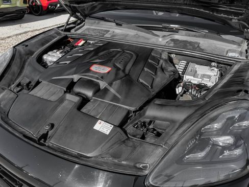Used 2020 Porsche Cayenne Turbo image 57