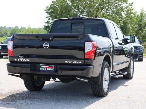 Used 2024 Nissan Titan SV w/ SV Utility Package image 9
