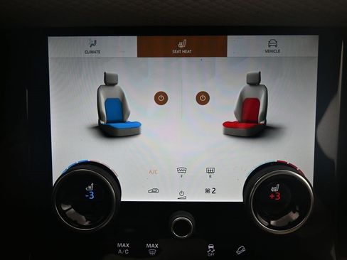 Used 2023 Land Rover Range Rover Velar R-Dynamic S image 17