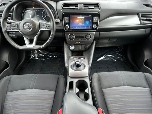 Used 2022 Nissan Leaf S image 3