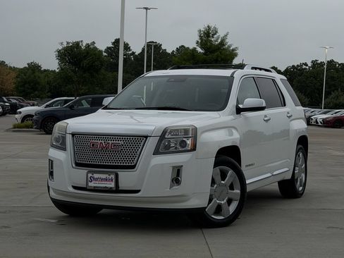 Used 2015 GMC Terrain Denali w/ Cargo Package AWD/4WD image 2
