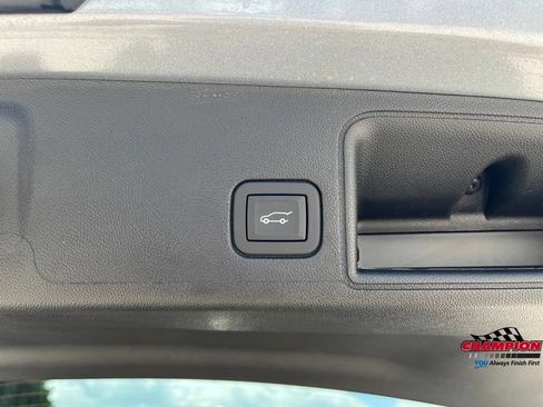 Used 2024 GMC Terrain SLE w/ Driver Convenience Package AWD/4WD image 15