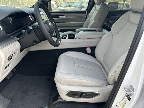 New 2026 Jeep Grand Wagoneer Limited image 9