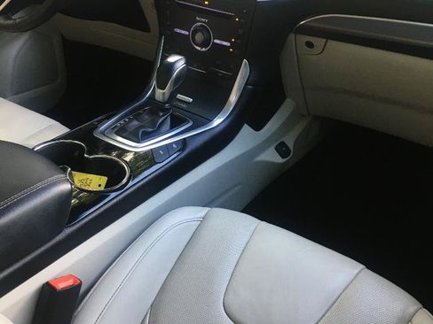 Used 2016 Ford Edge Titanium w/ Equipment Group 302A AWD/4WD image 17