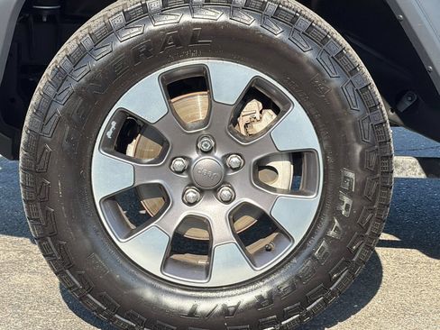 Used 2019 Jeep Wrangler Sport AWD/4WD image 25