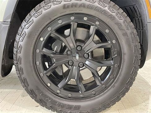 Used 2020 Land Rover Defender 110 First Edition image 15