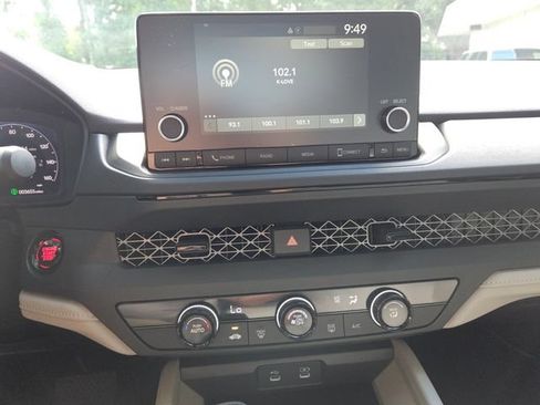 Certified 2025 Honda Accord LX image 17