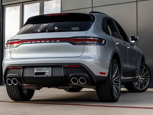 Certified 2026 Porsche Macan AWD/4WD image 11