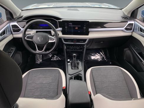 Used 2025 Volkswagen Taos SE image 10