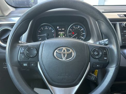 Used 2018 Toyota RAV4 LE w/ All Weather Liner Package AWD/4WD image 22