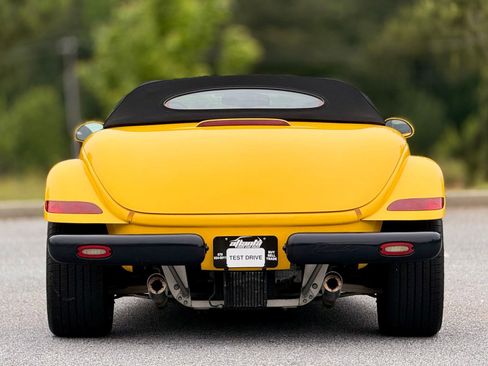 Used 2002 Chrysler Prowler RWD image 6