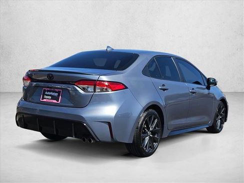 Used 2023 Toyota Corolla SE FWD image 5