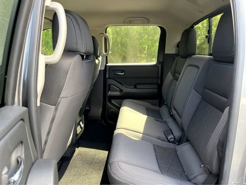 Used 2025 Nissan Frontier SV RWD image 27