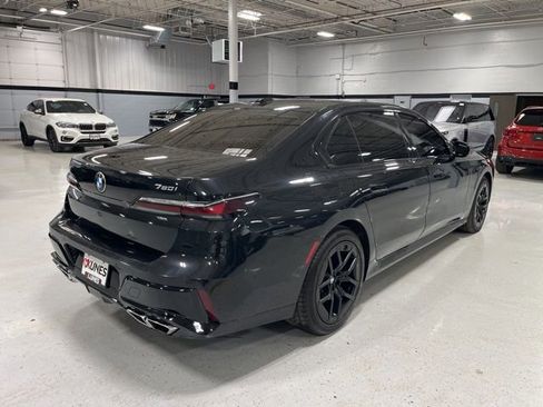 Used 2023 BMW 760i xDrive image 7