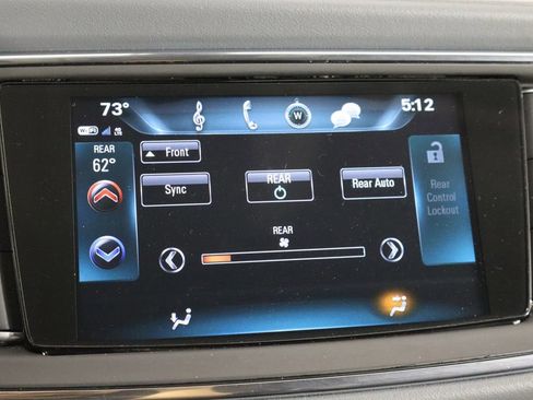 Used 2019 Buick Enclave Essence FWD image 36