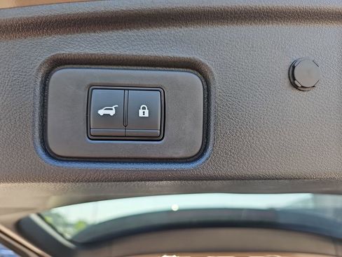 Used 2024 Nissan Pathfinder Platinum w/ Cargo Package image 18