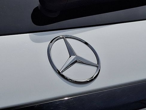 Used 2023 Mercedes-Benz GLC 300 4MATIC image 29