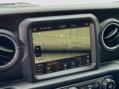 Used 2022 Jeep Wrangler Unlimited Sahara w/ Cold Weather Group image 13