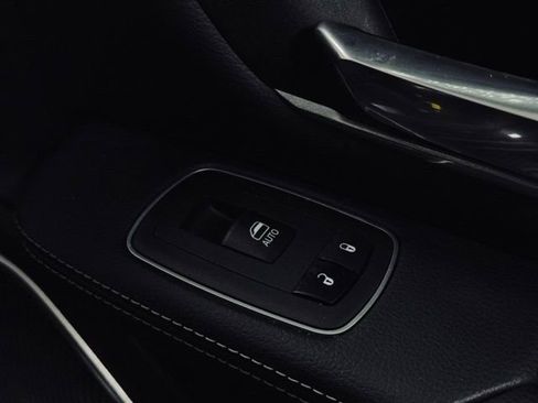 Used 2022 RAM 1500 Laramie image 15