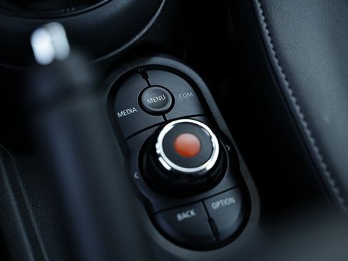 Used 2019 MINI Cooper 2-Door Hardtop w/ Storage Package image 37