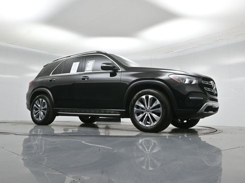 Used 2023 Mercedes-Benz GLE 350 4MATIC w/ Premium Package image 3