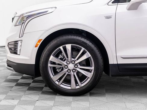 Certified 2025 Cadillac XT5 Premium Luxury AWD/4WD image 30