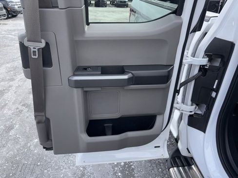 Used 2016 Ford F150 XLT w/ Trailer Tow Package image 12