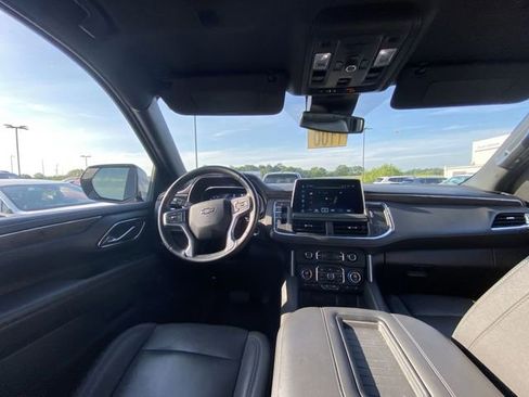 Used 2023 Chevrolet Tahoe Z71 w/ Luxury Package AWD/4WD image 4