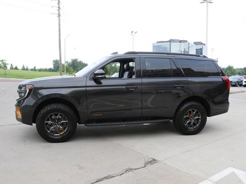 Used 2025 Ford Expedition Tremor AWD/4WD image 4