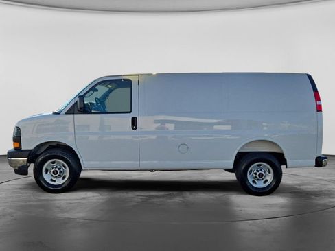 New 2026 GMC Savana 3500 w/ Driver Convenience Package RWD image 10