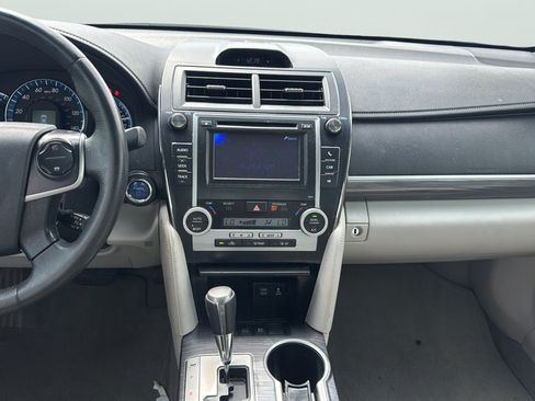 Used 2012 Toyota Camry XLE FWD image 15