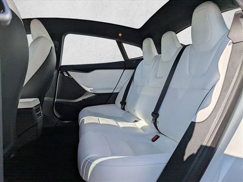Used 2021 Tesla Model S Long Range Plus image 20