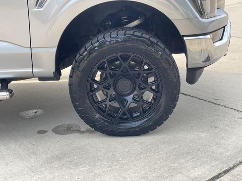 Used 2023 Ford F150 XLT AWD/4WD image 12