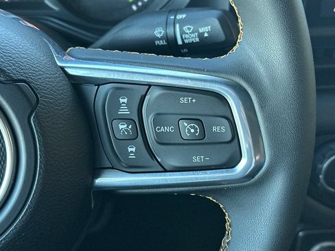 Used 2024 Jeep Wrangler Unlimited Sahara AWD/4WD image 27