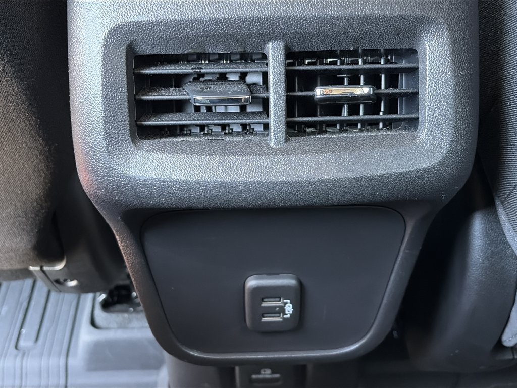 Used 2022 GMC Terrain SLE w/ Driver Convenience Package FWD image 19