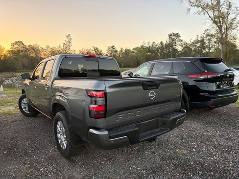 Used 2024 Nissan Frontier SV w/ SV Convenience Package image 7